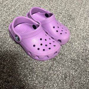 5C lilac croc